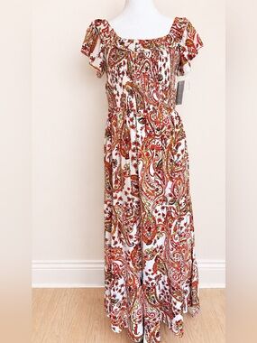 MELLODAY White Maxi Dress with Red & Green Paisley